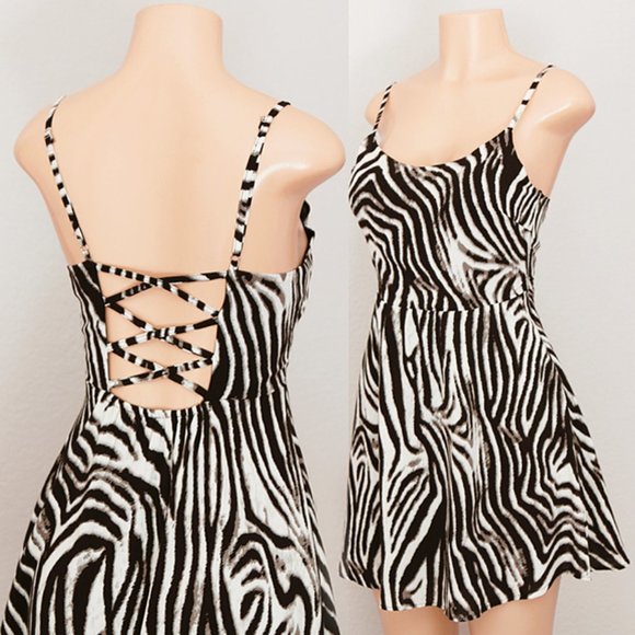 Zebra Crisscross Backless Fit Flare Skater Dress - Picture 1 of 8